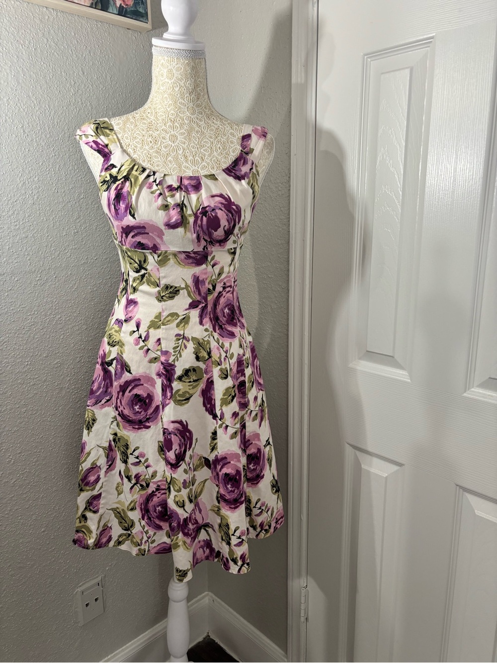 London Times Cream Floral Midi Dress with Purple Roses